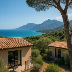 Bungalows avec vue panoramique sur la côte Corse